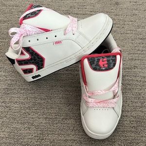 NEW without box Etnies W8